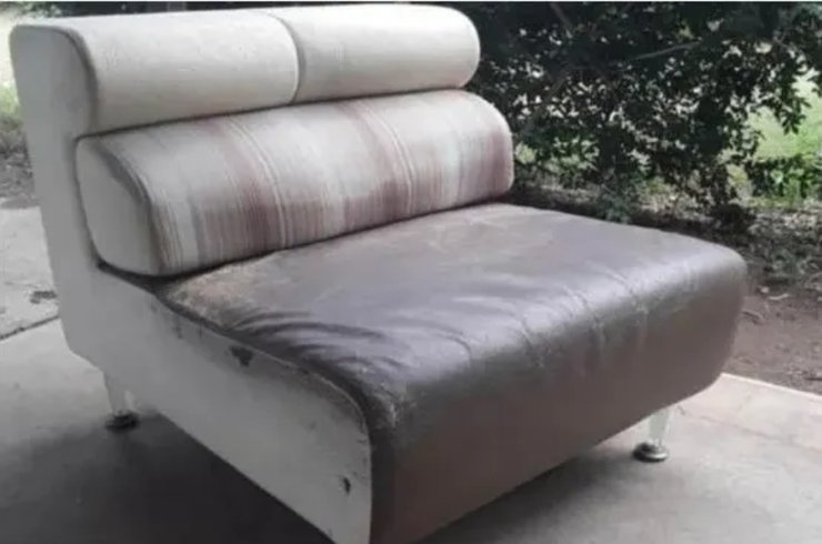 Диван, кожаный диван, прятал деньги в диване, продали диван, подарил диван с деньгами, мебель,