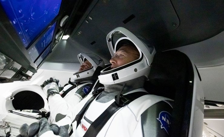 spacex, nasa, космонавты, мкс, космос, crew dragon