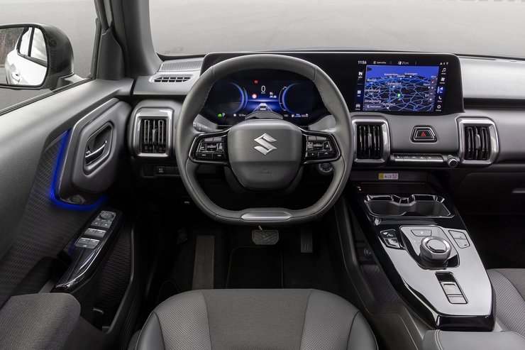 салон Suzuki eVitara, новый Suzuki eVitara, кроссовер Suzuki, электромобиль Suzuki, электромобиль Suzuki