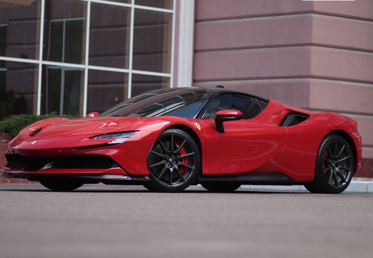 Ferrari SF90 Stradale, новые суперкары, роскошные авто, самые дорогие авто в Украине