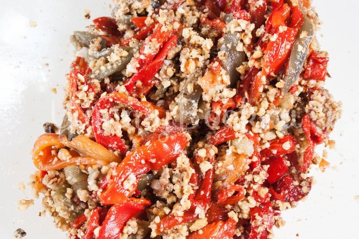салат из перца, ореховый спас, меню, праздничное меню