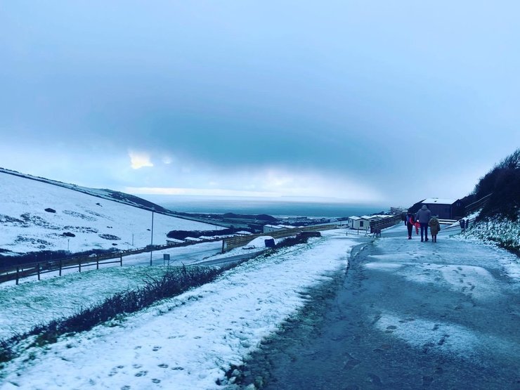 Приморське містечко в Британії, місто, село, море, пряж, прибережний, курорт, галасливий влітку, сезонний відпочинок, нерухомість