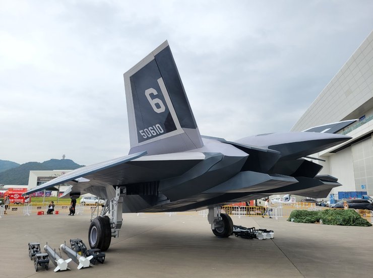 китйский самолет Белый император