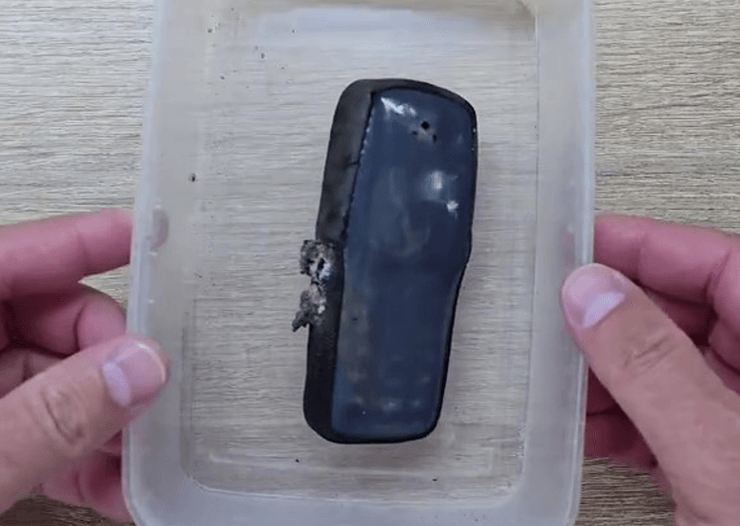 Телефон Nokia 1100, старий