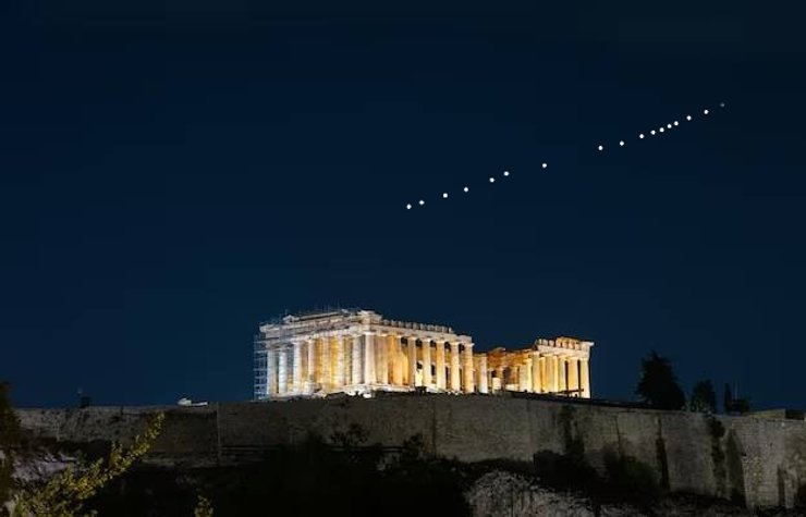 Спутники Starlink на небе