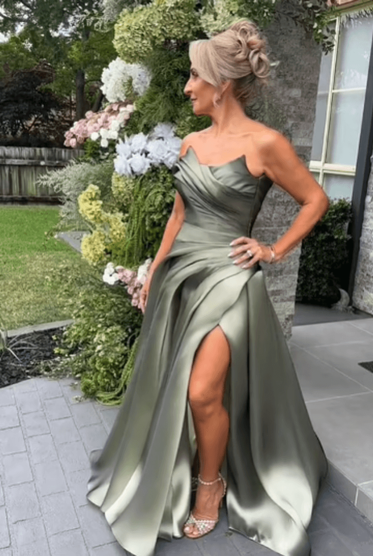 мама невесты в своем платье