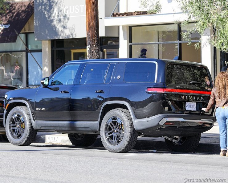 авто Бена Аффлека, авто Дженніфер Лопес, Дженніфер Лопес, Бен Аффлек, Ford Bronco, Rivian R1S