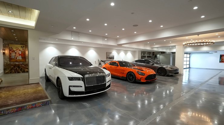 особняк, суперкар