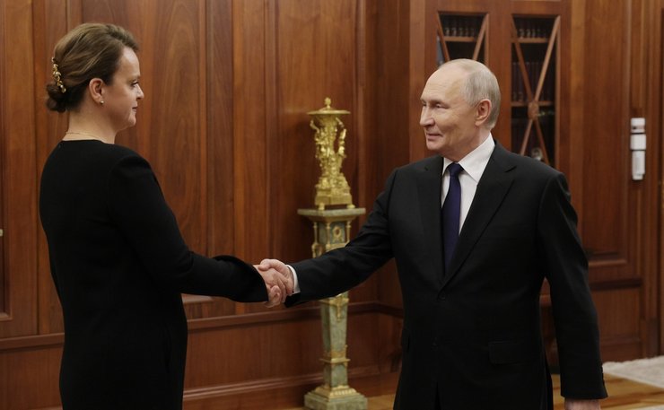 Владимир Путин исчез — детали Встреча Путина с заместителем министра обороны Анной Цивилевой