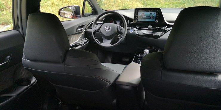 Toyota C-HR, салон