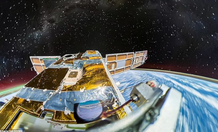 камера Х2 космос космос земля