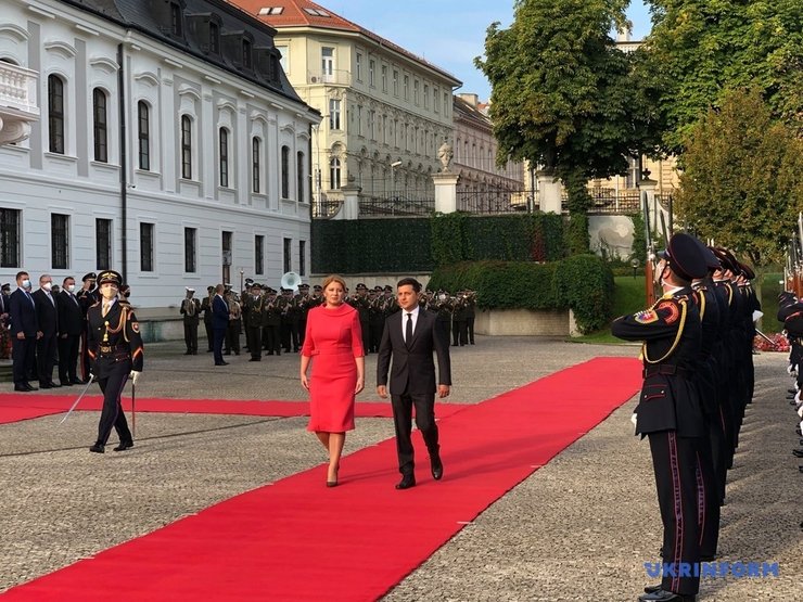 Зеленский встречается с президентом Словакии