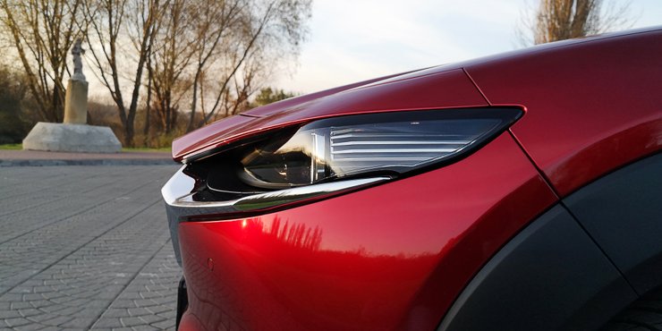 Mazda CX-30 передние фары, внешний вид, экстерьер, фото