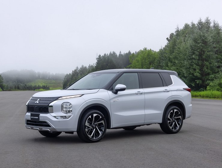 новые авто 2022, новые авто в Украине, Nissan Qashqai, Skoda Fabia, Volvo C40, Mitsubishi Outlander, новые кроссоверы