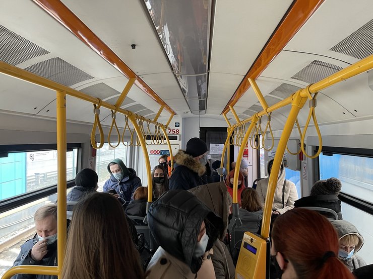 швидкісний трамвай, громадський транспорт, карантин, коронавірус, червона зона