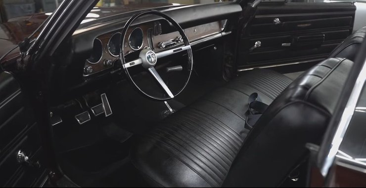 Салон Pontiac GTO 1968 года