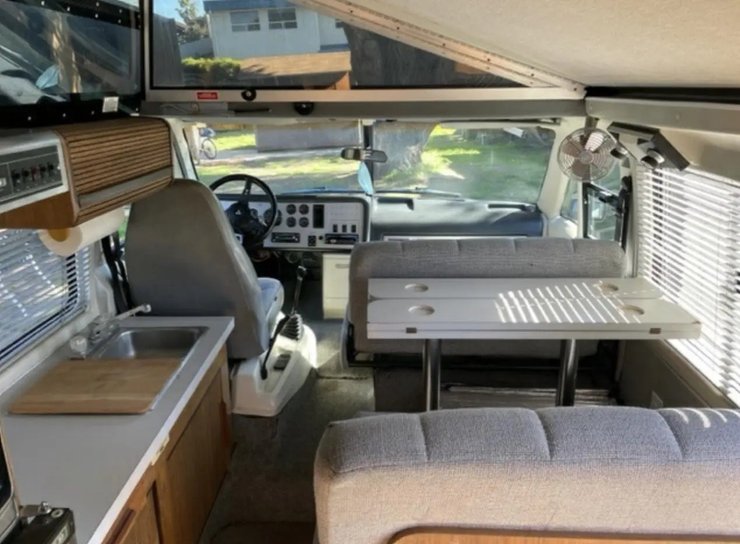 салон Vixen 21, дом на колесах, автодом Vixen