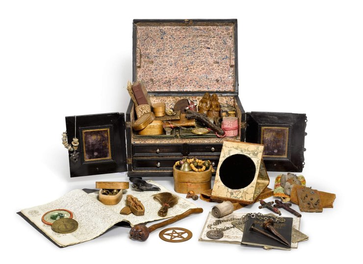 Сундук колдуньи, онлайн-аукционе, Sotheby`s