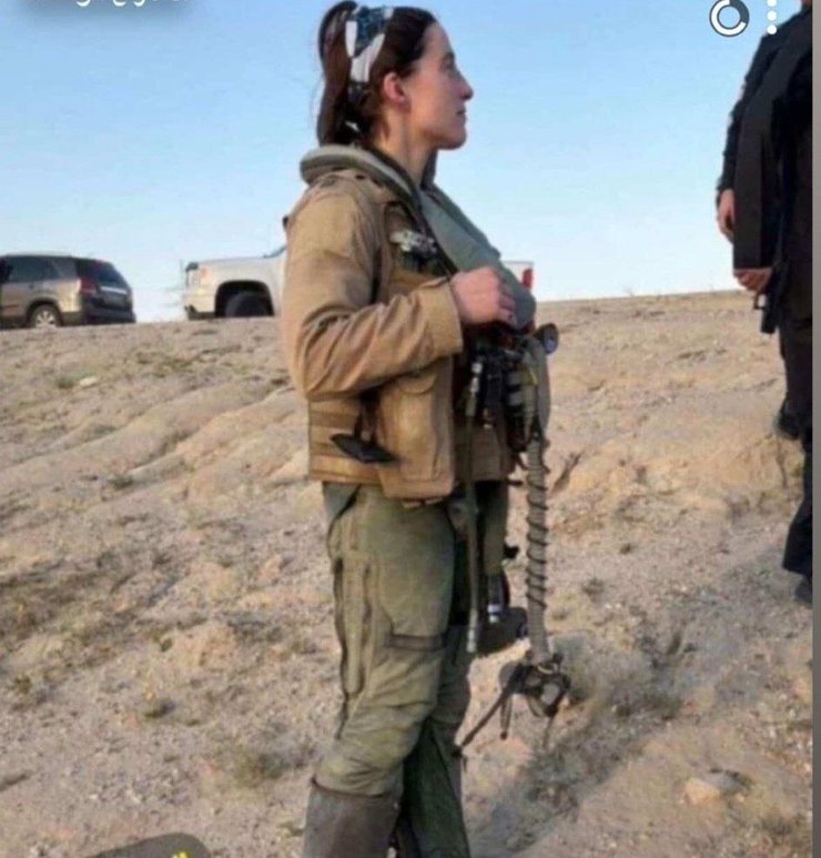 Фото пілотесси F-15 США після падіння у Кувейті 2 березня