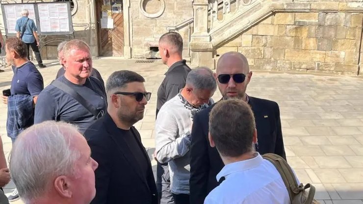 похорон андрія парубія