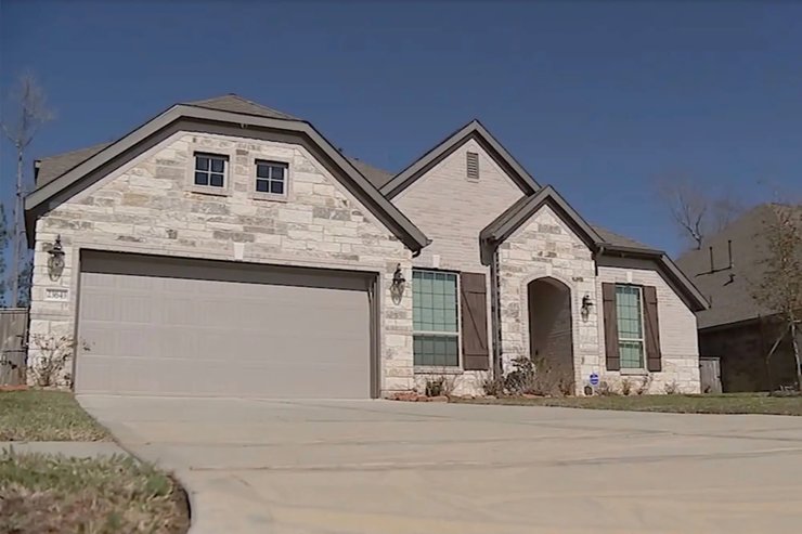 Подружжя купило будинок, будинок на продаж, будинок застиглий у часі, капсула часу, колишні власники будинку, будинок із таємницею, будинок із секретом, незвичайна знахідка в будинку