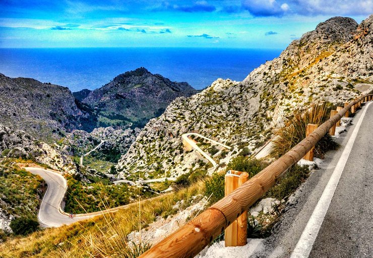 Куда переехать, интересные страны для эмиграции, где людям платят за переезд, список стран