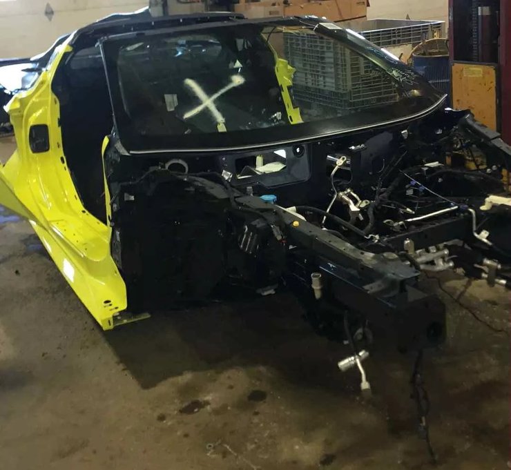 розібраний Chevrolet Corvette