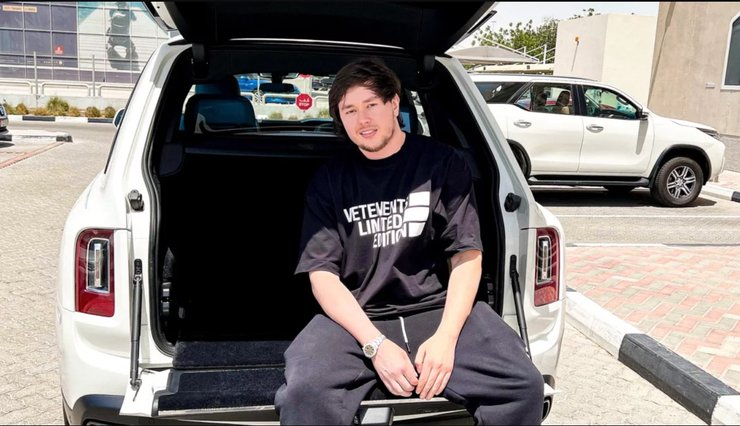 Bugatti Divo, суперкар Bugatti, Назар Бабенко, новий Bugatti Divo, Бугатті Диво