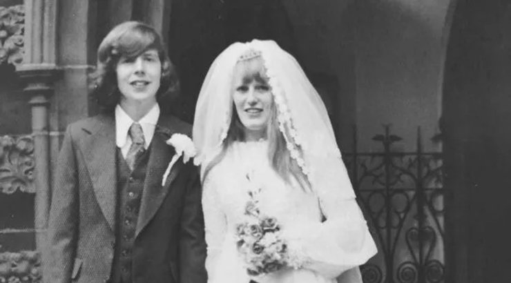 Подружня пара, подружжя, 50 річниця, святкова вечеря, сім'я, історія кохання, розплакалися за вечерею, рак останньої стадії