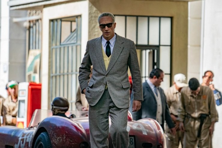 Адам Драйвер в фильме "Феррари" 2023