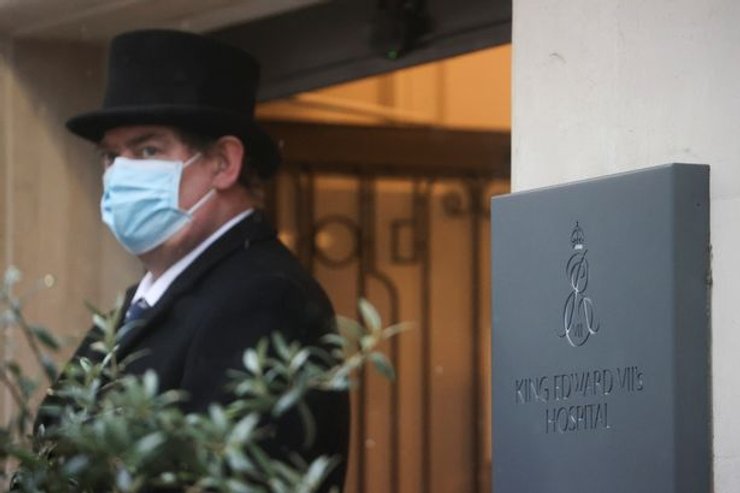 Принц Гарри, Принц Филипп, Частный самолет, Самоизоляция, Великобритания, Больница