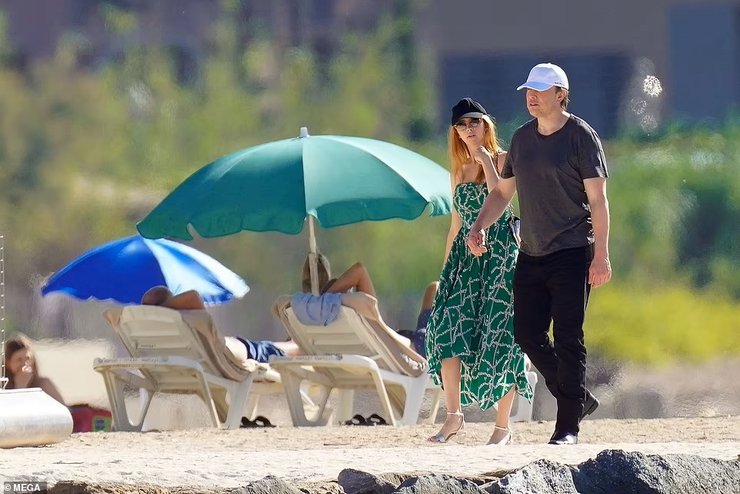 Наташа Бассет, нова дівчина Ілона Маска