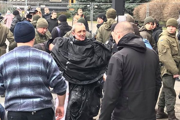 Самоподжог возле ОП