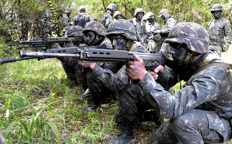 в чому особливості fn fal