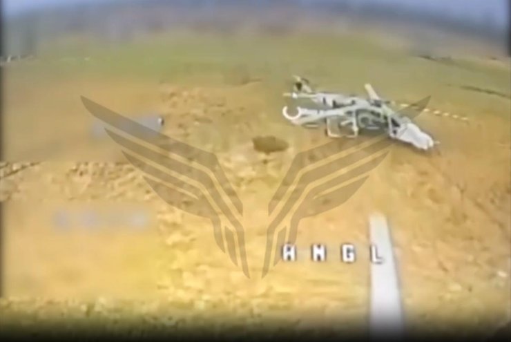 Скриншот видео с атакой ВС РФ на вертолет Ми-24 под Полтавой, фото 29 декабря