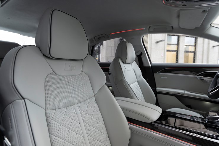 Audi S8