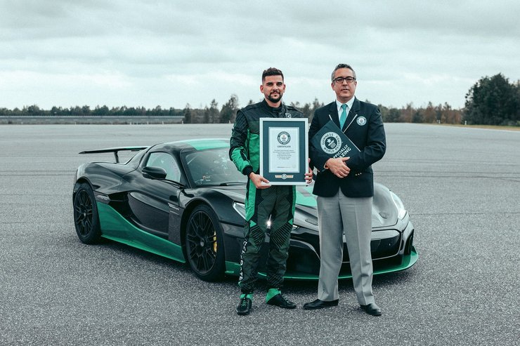 Rimac Nevera рекорд задним ходом