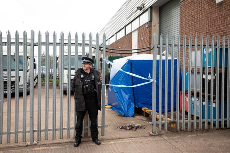 Поліція, пограбування, місце злочину, склад,