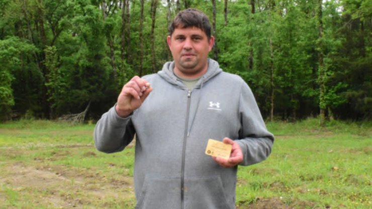 Алмаз, мужчина нашел алмаз, турист нашел алмаз, Crater of Diamonds, алмаз в парке, крупнейший алмаз года, драгоценный камень, необычный окрас