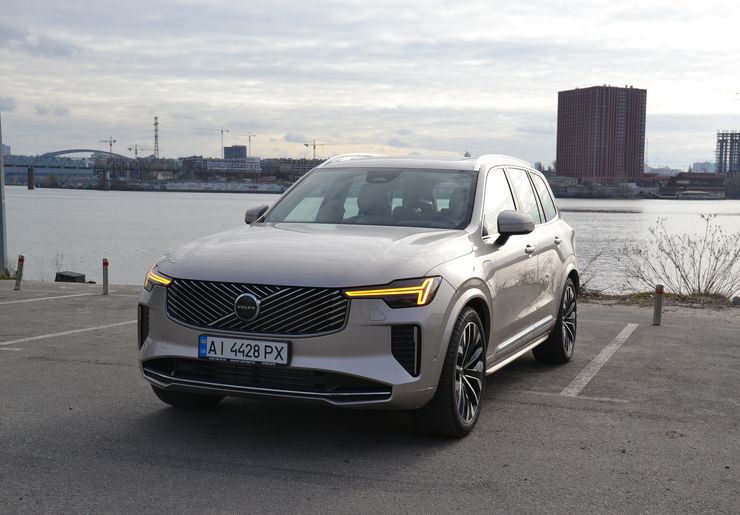 кросовер Volvo XC90, новий Volvo XC90, кросовер Volvo, Volvo XC90 2025, гібрид Volvo XC90