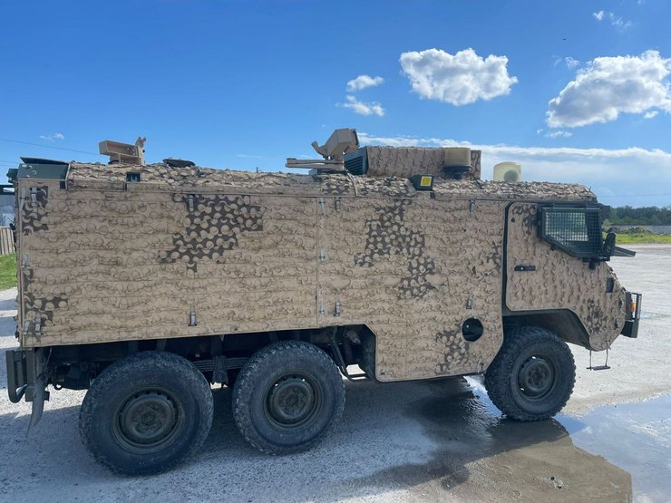 броньовики в тро