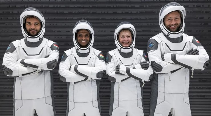 астронавти Ax-4