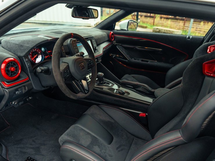 Салон Nissan GT-R50, Nissan GT-R, суперкар Nissan GT-R, Nissan GT-R50 2021