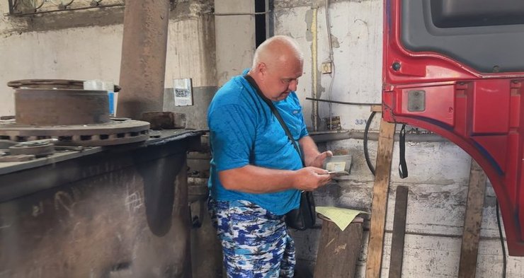 Водій Олександр. Кадр з відео Суспільне Донбас