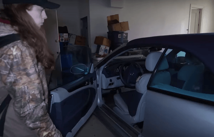 Покинутий особняк, зірка НБА, розкішний будинок, дорогі речі, залишив машини, покинув будинок поспіхом, міські дослідники