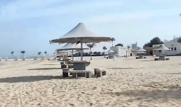 Дубаї, пляжі порожні після початку війни