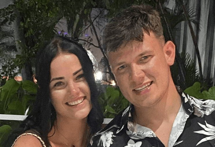 Анна Хіггінботтом та Петер Лесіш в Іспанії