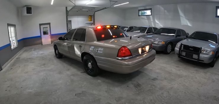 Ford Crown Victoria 1998, Ford Crown Victoria, колекція авто, ретро авто, Ford Crown Victoria 1998