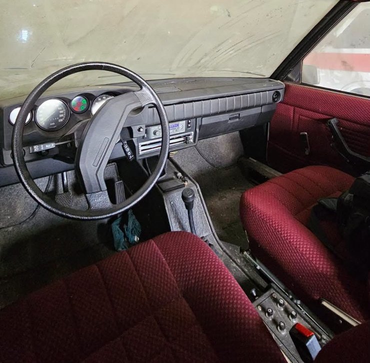 Салон Tatra 613