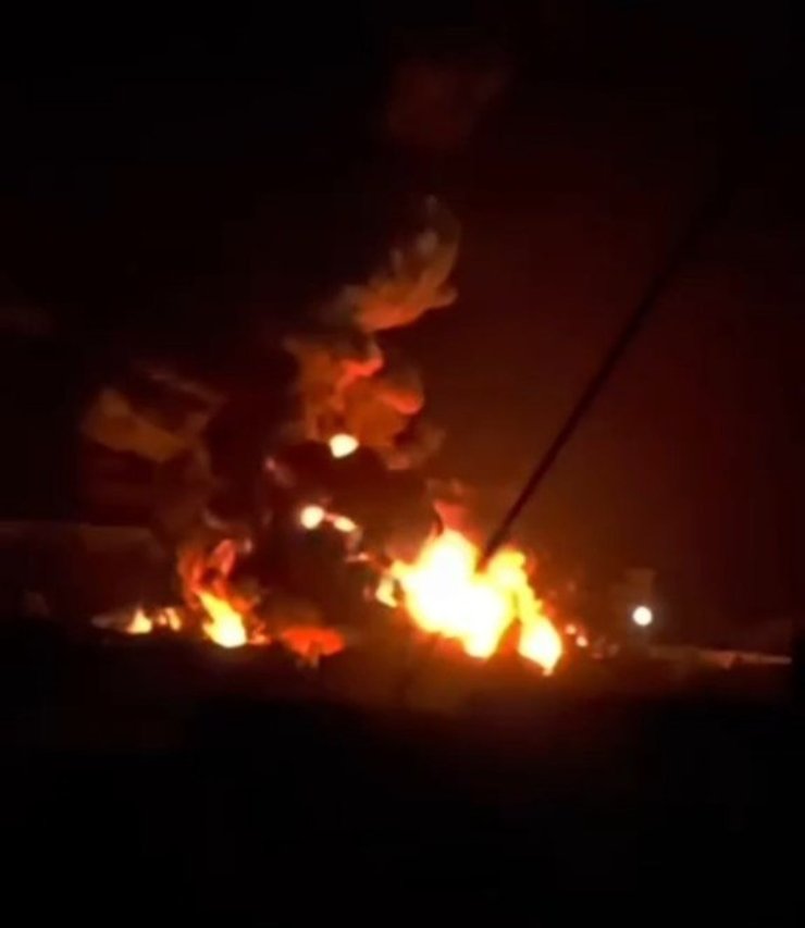 Пожежа на нафтосховищі в окупованому Луганську